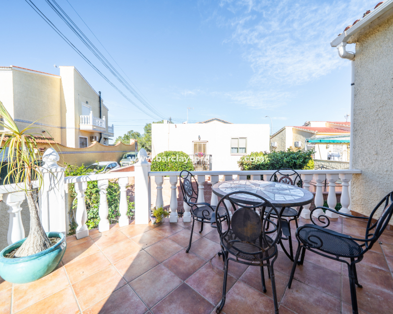 Reventa - Chalet Independiente - Urb. La Marina