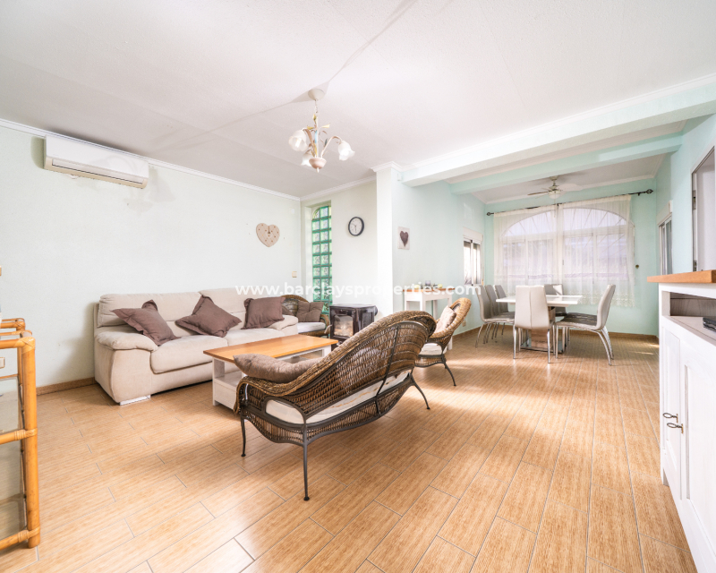 Reventa - Chalet Independiente - Urb. La Marina
