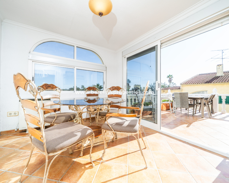 Reventa - Chalet Independiente - Urb. La Marina