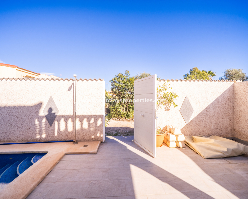 Reventa - Chalet Independiente - Urb. La Marina