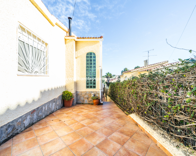 Reventa - Chalet Independiente - Urb. La Marina