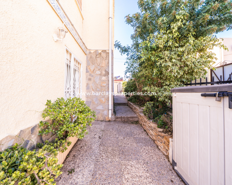 Reventa - Chalet Independiente - Urb. La Marina