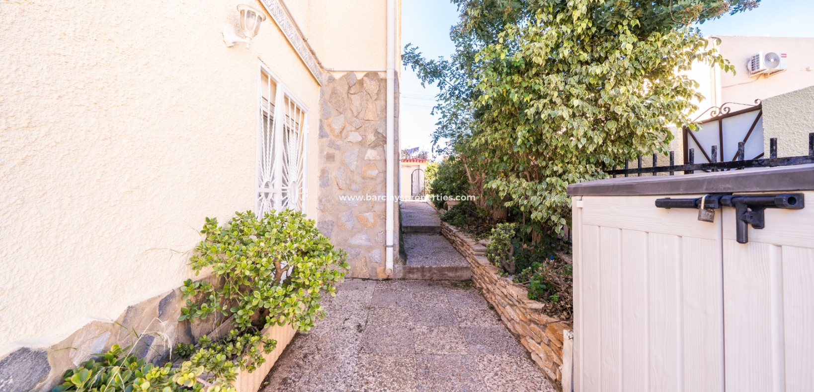 Reventa - Chalet Independiente - Urb. La Marina