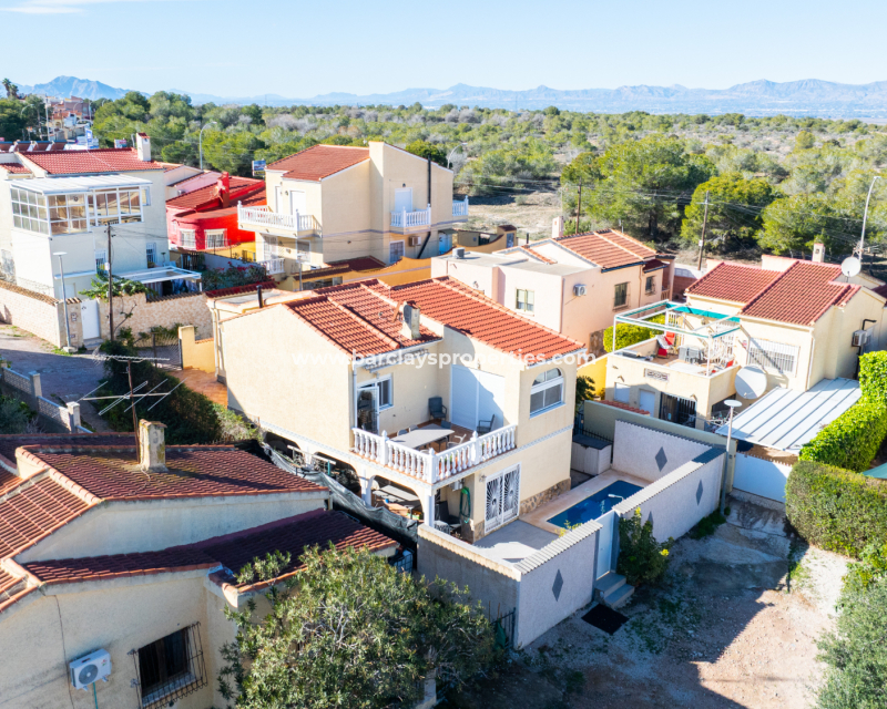 Reventa - Chalet Independiente - Urb. La Marina