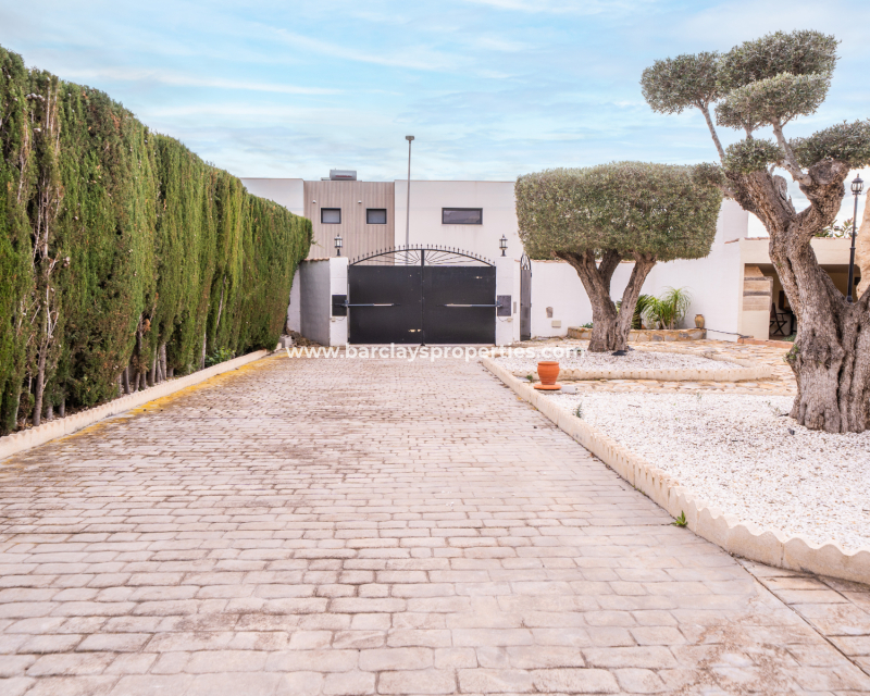 Reventa - Chalet Independiente - Urb. La Marina