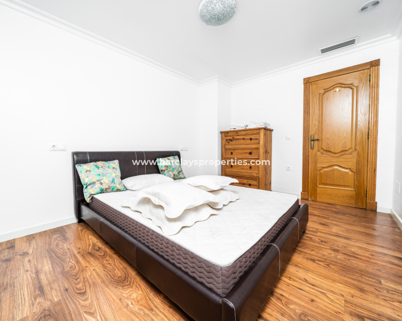 Reventa - Chalet Independiente - Urb. La Marina