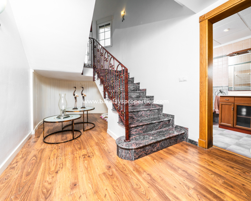 Reventa - Chalet Independiente - Urb. La Marina
