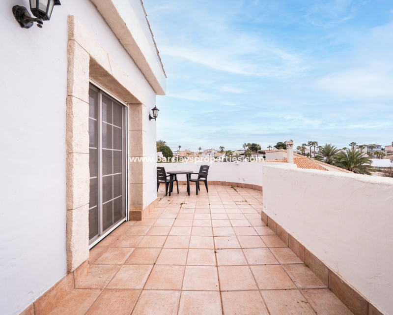 Reventa - Chalet Independiente - Urb. La Marina