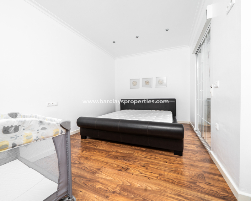 Reventa - Chalet Independiente - Urb. La Marina