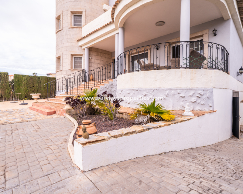 Reventa - Chalet Independiente - Urb. La Marina