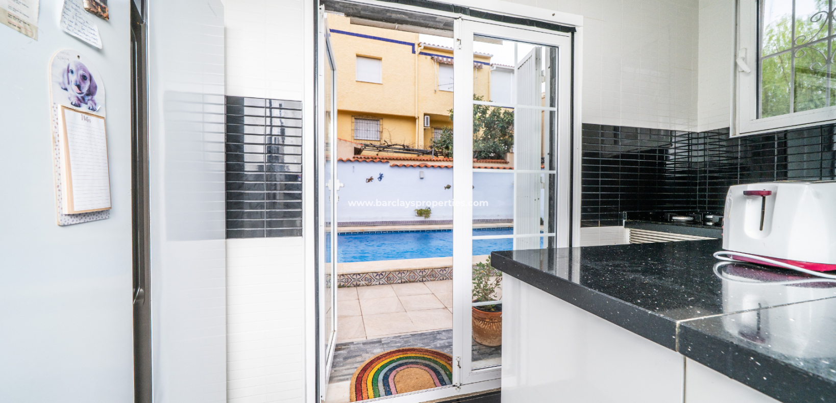 Reventa - Chalet Independiente - Urb. La Marina