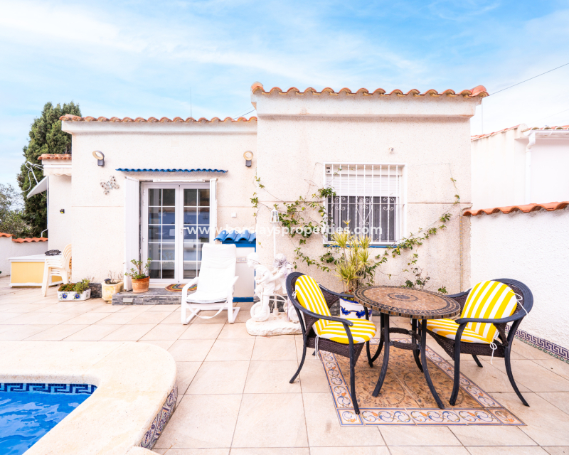 Reventa - Chalet Independiente - Urb. La Marina