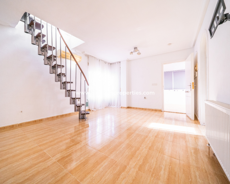 Reventa - Chalet Independiente - Urb. La Marina