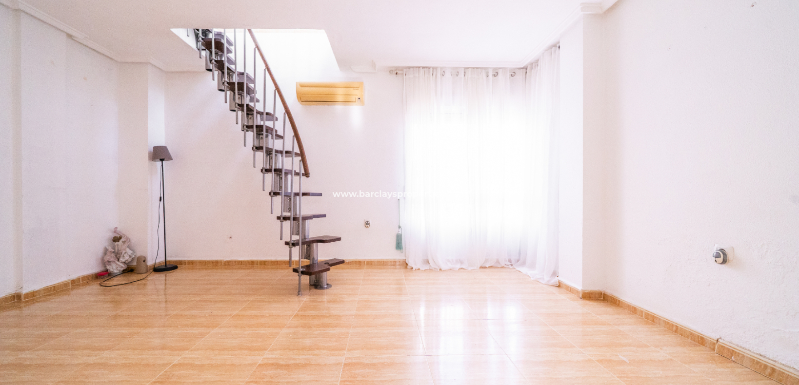 Reventa - Chalet Independiente - Urb. La Marina
