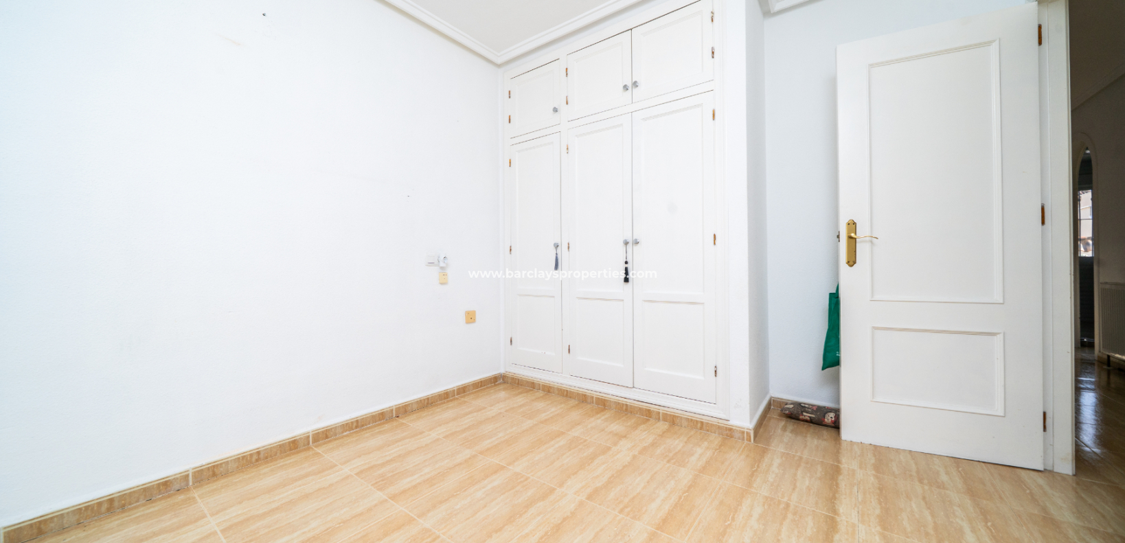 Reventa - Chalet Independiente - Urb. La Marina