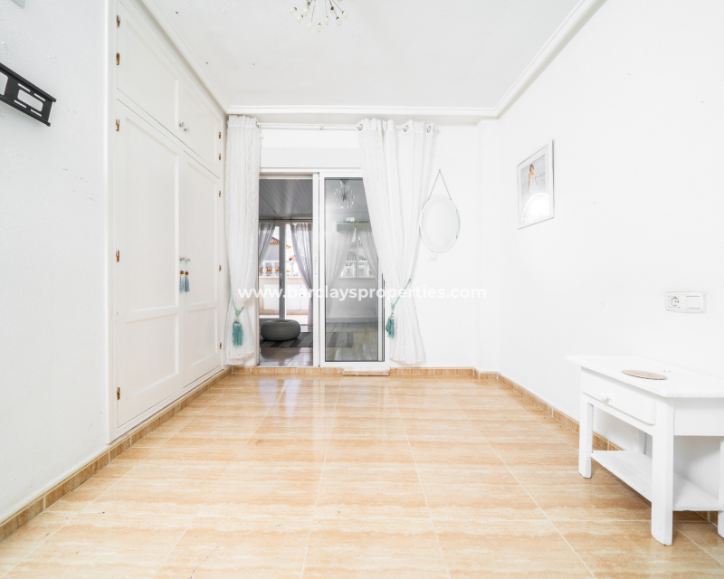 Reventa - Chalet Independiente - Urb. La Marina