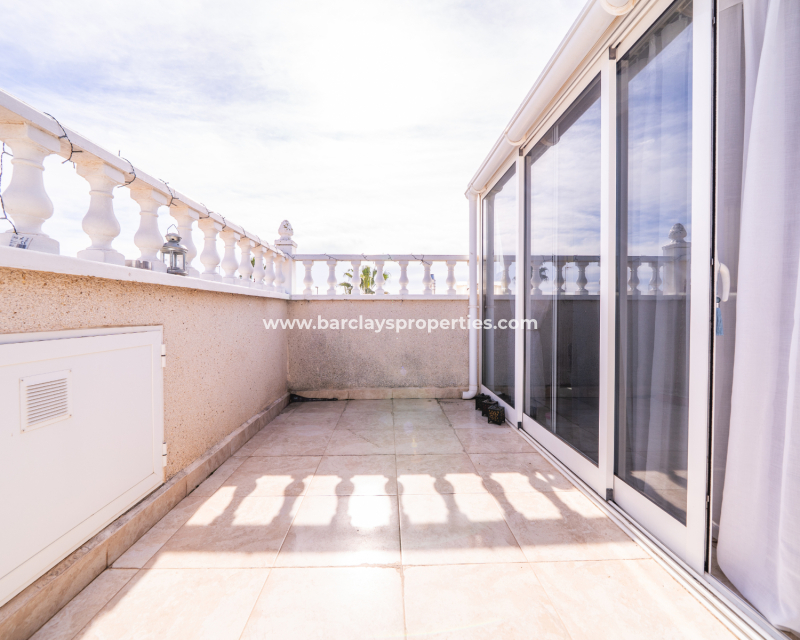Reventa - Chalet Independiente - Urb. La Marina