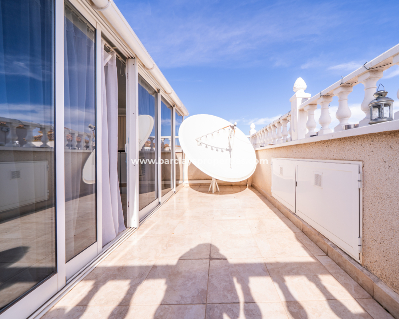 Reventa - Chalet Independiente - Urb. La Marina