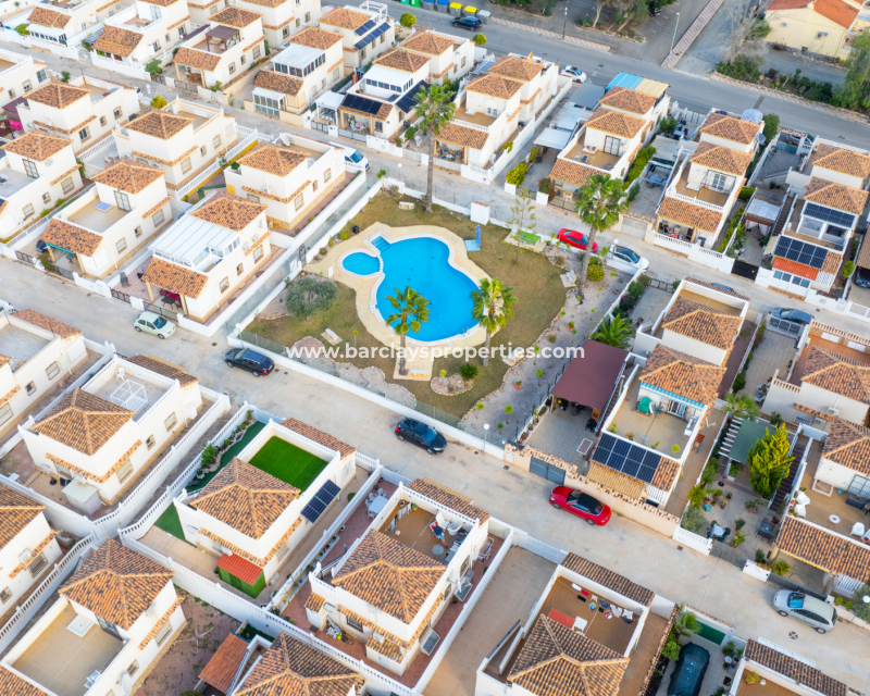 Reventa - Chalet Independiente - Urb. La Marina