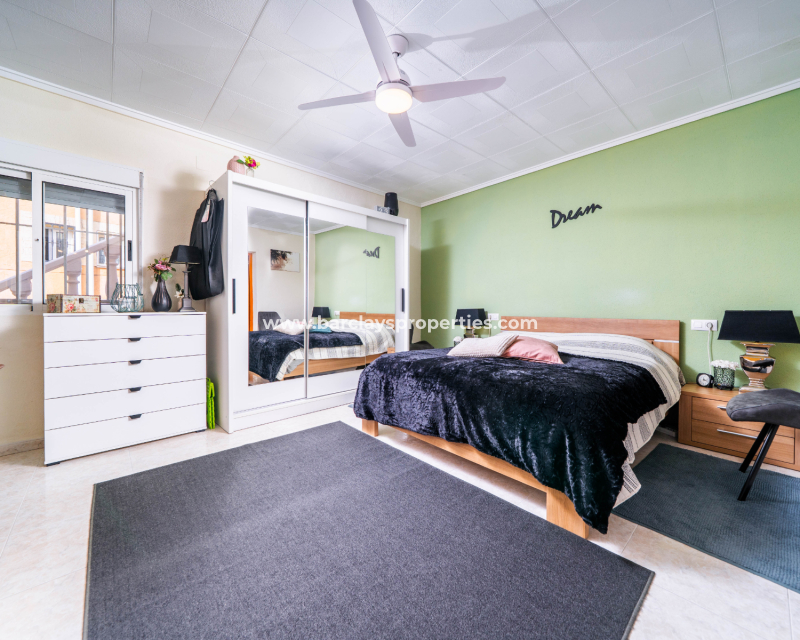 Reventa - Chalet Independiente - Urb. La Marina
