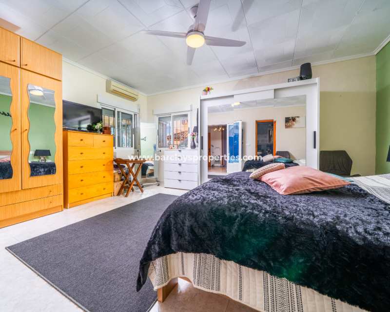 Reventa - Chalet Independiente - Urb. La Marina