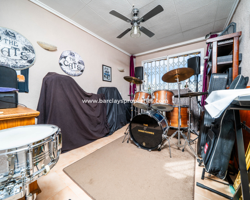 Reventa - Chalet Independiente - Urb. La Marina