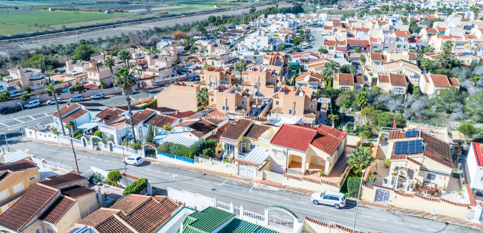 Reventa - Chalet Independiente - Urb. La Marina