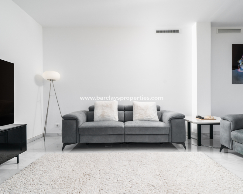 Reventa - Chalet Independiente - Urb. La Marina