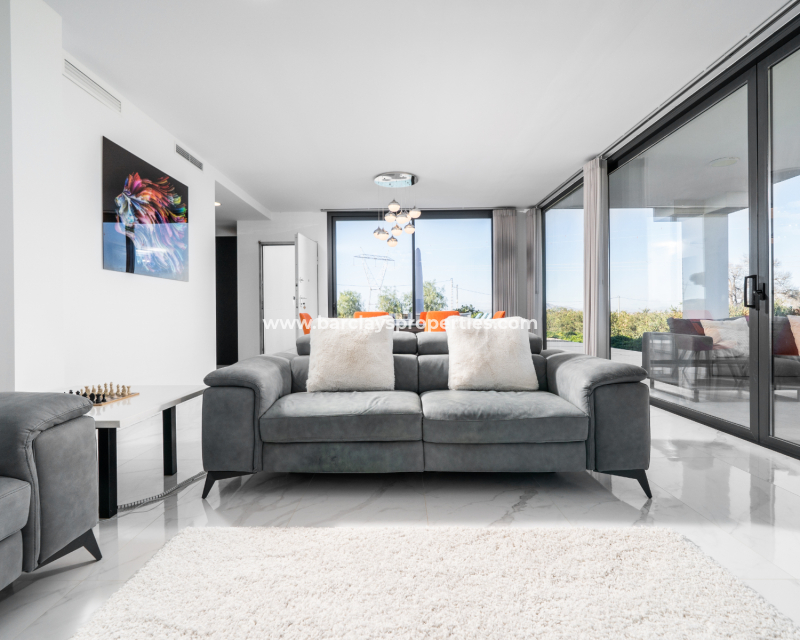 Reventa - Chalet Independiente - Urb. La Marina