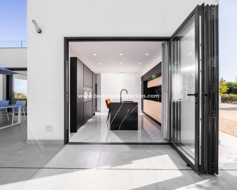 Reventa - Chalet Independiente - Urb. La Marina