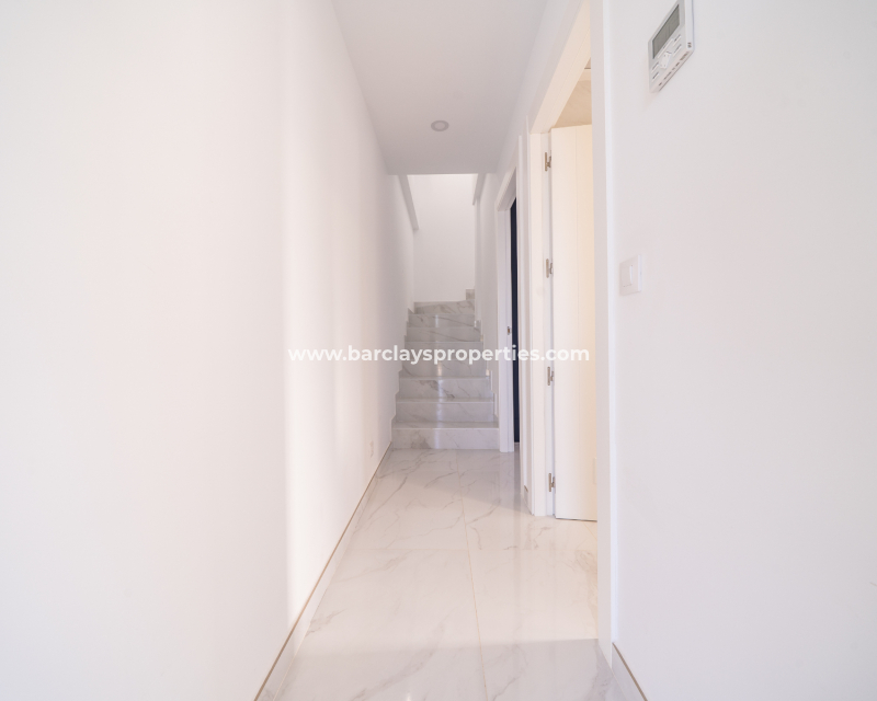 Reventa - Chalet Independiente - Urb. La Marina