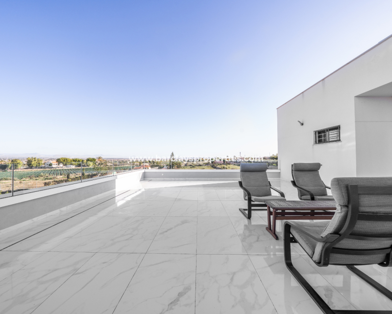 Reventa - Chalet Independiente - Urb. La Marina
