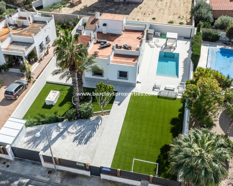 Reventa - Chalet Independiente - Urb. La Marina