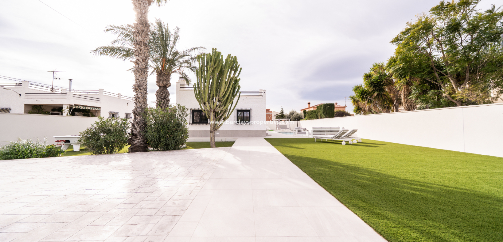 Reventa - Chalet Independiente - Urb. La Marina