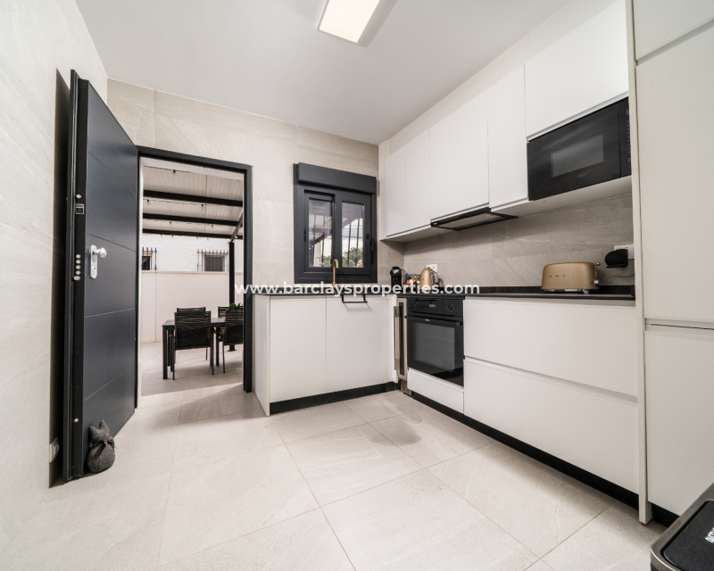 Reventa - Chalet Independiente - Urb. La Marina