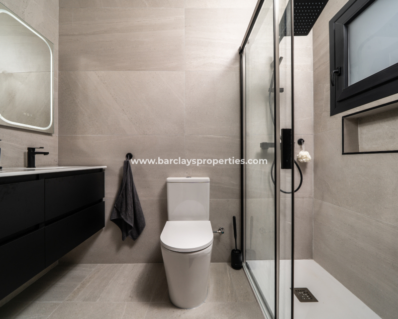 Reventa - Chalet Independiente - Urb. La Marina