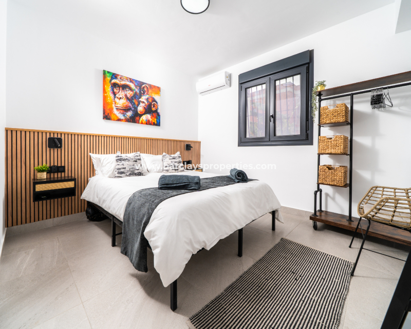 Reventa - Chalet Independiente - Urb. La Marina