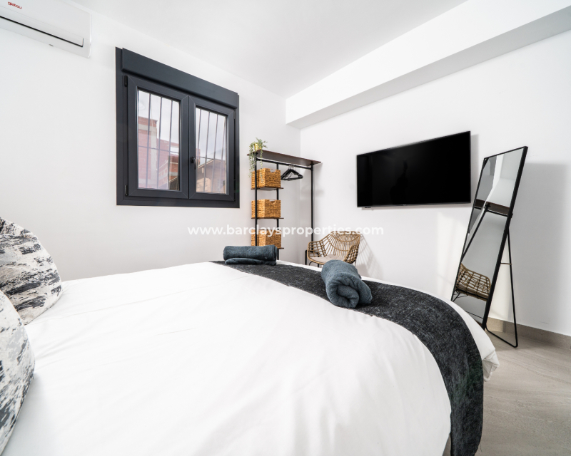 Reventa - Chalet Independiente - Urb. La Marina