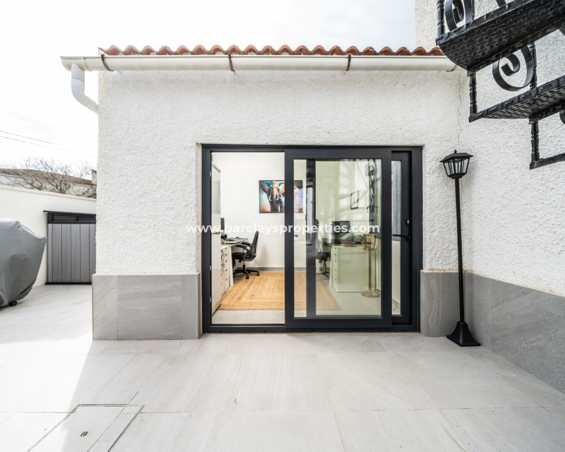 Reventa - Chalet Independiente - Urb. La Marina