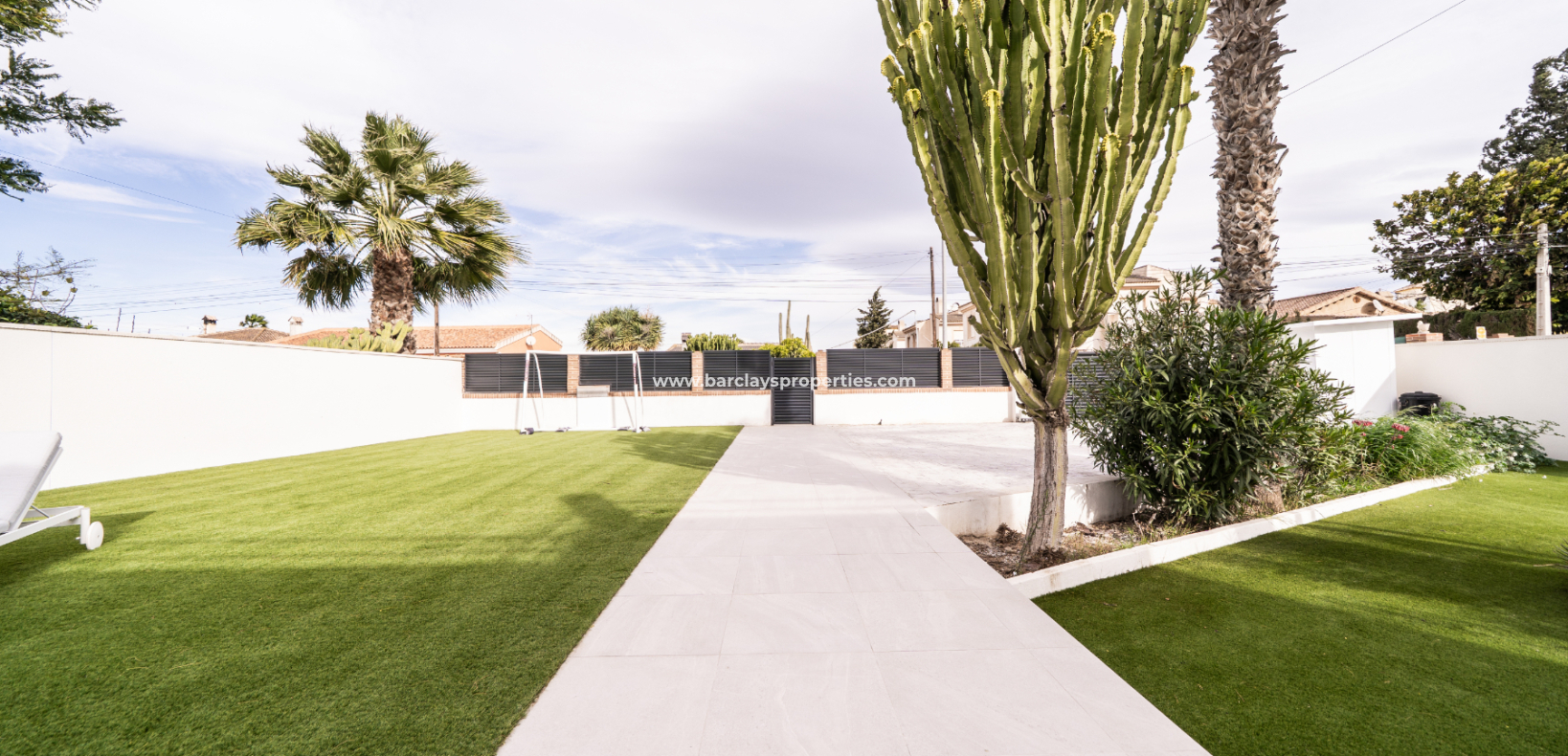 Reventa - Chalet Independiente - Urb. La Marina
