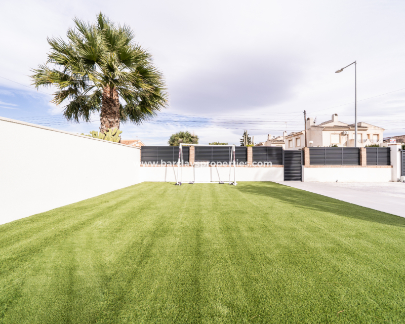 Reventa - Chalet Independiente - Urb. La Marina