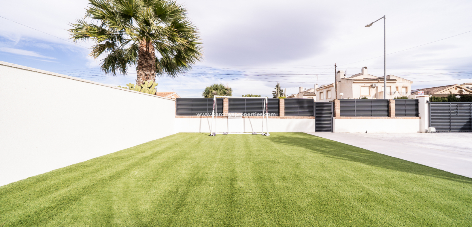 Reventa - Chalet Independiente - Urb. La Marina