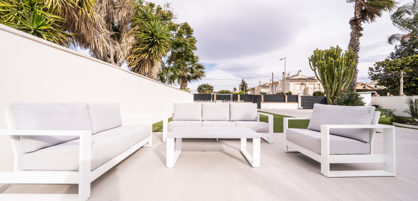 Reventa - Chalet Independiente - Urb. La Marina