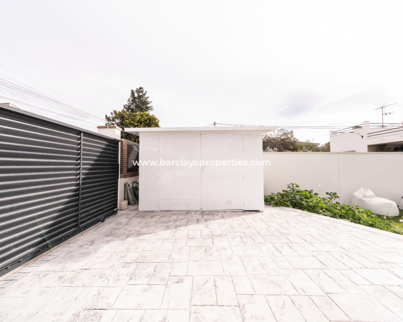 Reventa - Chalet Independiente - Urb. La Marina