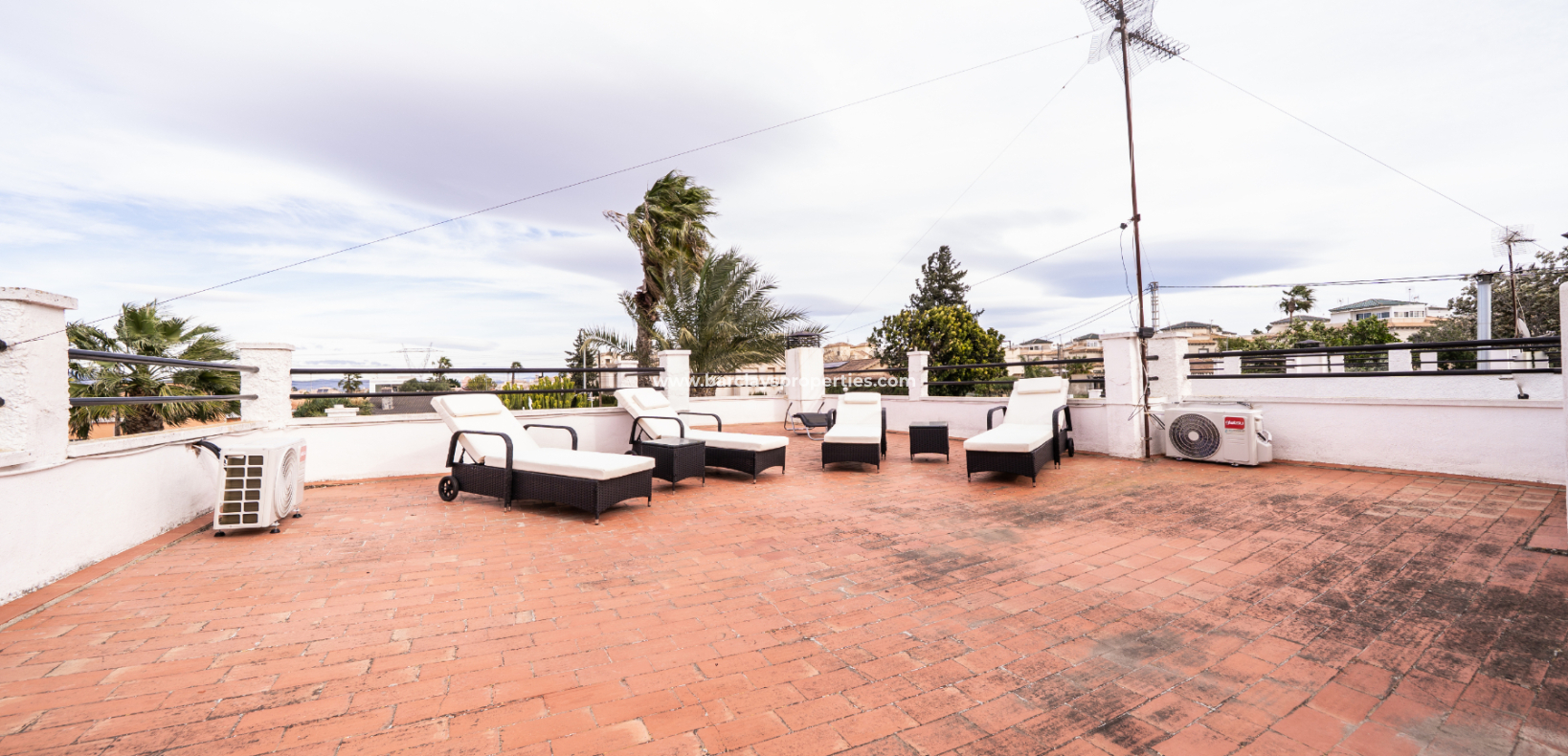 Reventa - Chalet Independiente - Urb. La Marina
