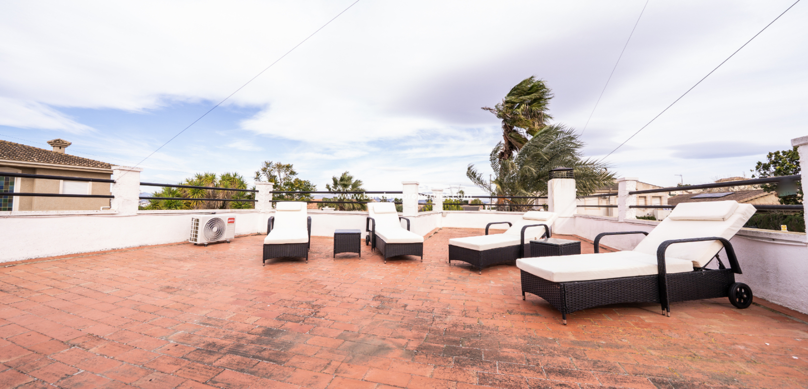 Reventa - Chalet Independiente - Urb. La Marina
