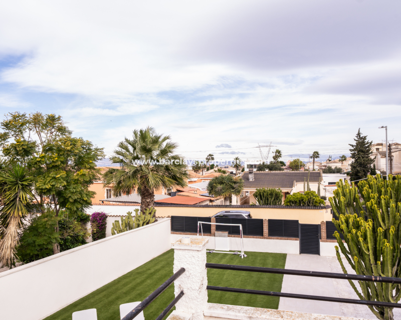 Reventa - Chalet Independiente - Urb. La Marina