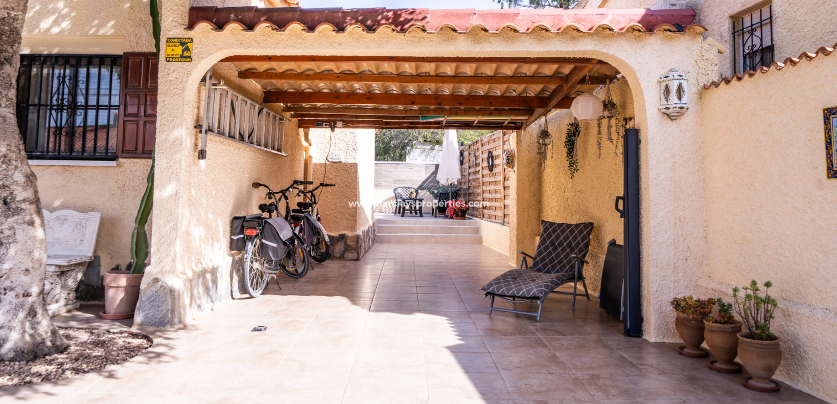 Reventa - Chalet Independiente - Urb. La Marina