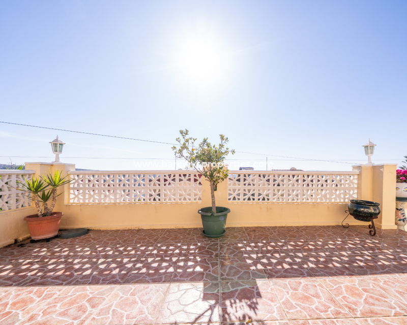 Reventa - Chalet Independiente - Urb. La Marina