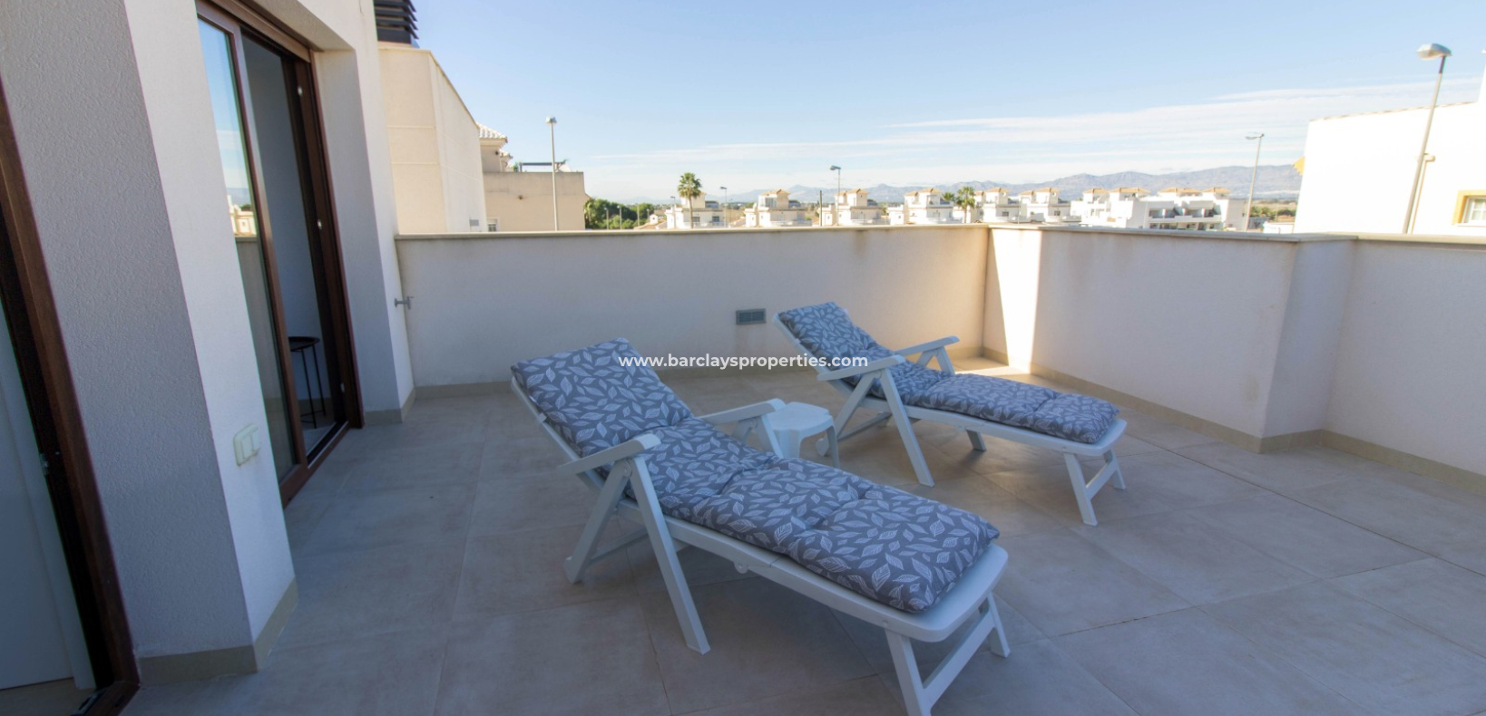 Reventa - Chalet Independiente - Urb. La Marina